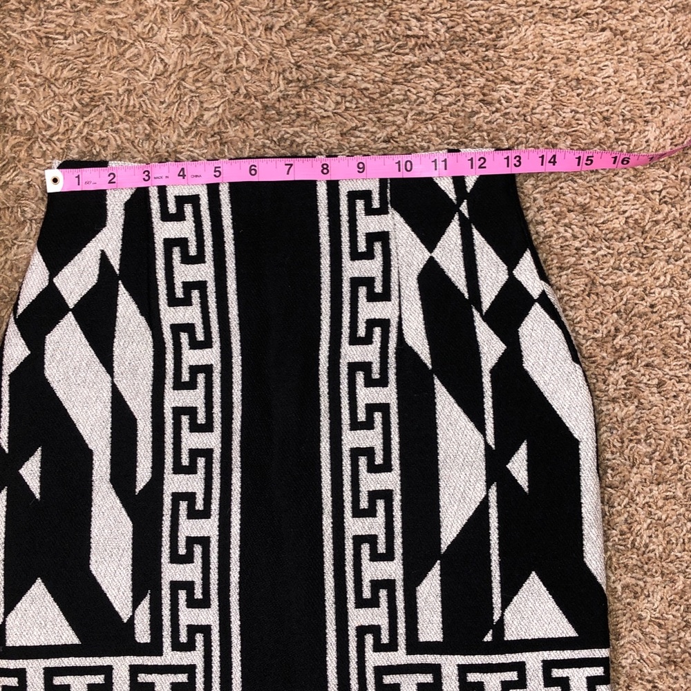 Zara Geometric Black and Grey Mini Skirt - Picture 4 of 8